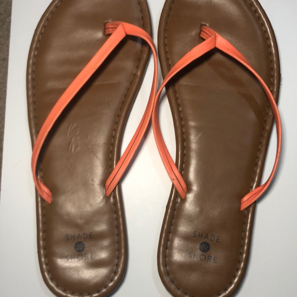 Sandal pair, color brown and salmon/ Size 7